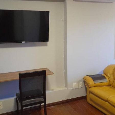 Apartamento 203 - Menino Deus Apartment ปอร์โตอัลเลเกร ภายนอก รูปภาพ